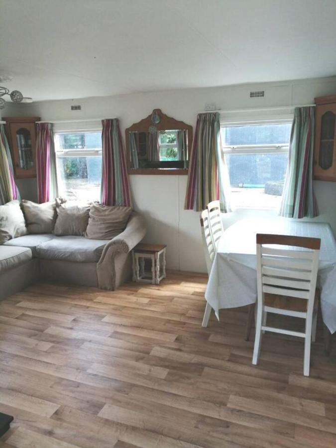 Midden Manor Country Stay On A Working Dairy Farm Ballymena Esterno foto